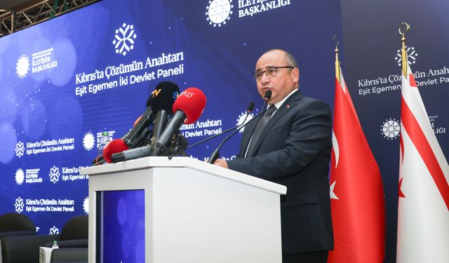 “Kıbrıs’ta Çözümün Anahtarı: Eşit Egemen İki Devlet” başlıklı panel yapıldı