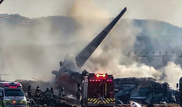 Hindistan'daki uçak kazası... 242 kişiden kurtulan olmadığı düşünülüyor