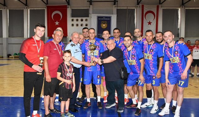 3. Eybil Efendi Polis Salon Futbol Turnuvası bugün tamamlandı