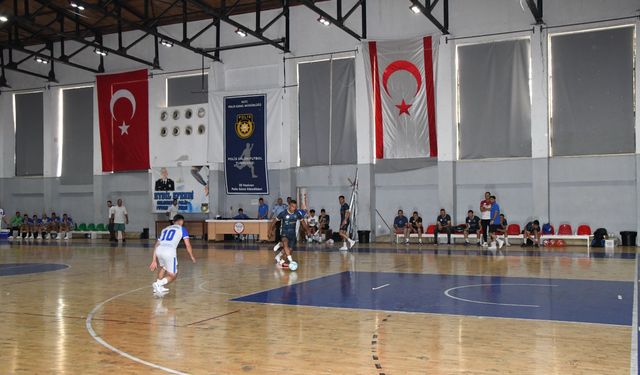 Üçüncü Eybil Efendi Polis Futsal Turnuvası başladı