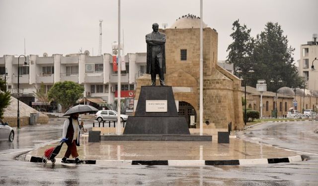 Sağanak bekleniyor, sıcaklık düşecek