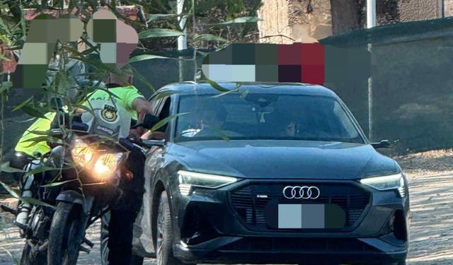 Lefkoşa trafik ekiplerinden kaçak taksicilik yapan sürücüye suçüstü