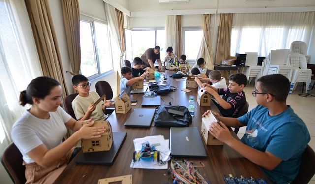 Lefke Belediyesi ev sahipliğinde robotik kodlama eğitimleri yapıldı