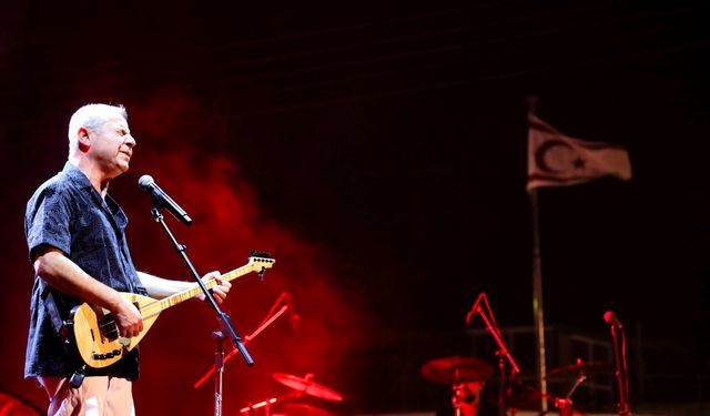 İskele Festivali kapsamında Levent Yüksel sahne aldı