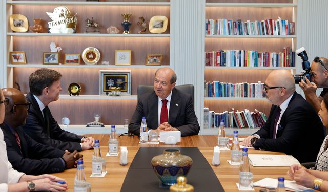 Cumhurbaşkanı Tatar, BM Genel Sekreteri’nin Kıbrıs Özel Temsilcisi Stewart’ı kabul etti