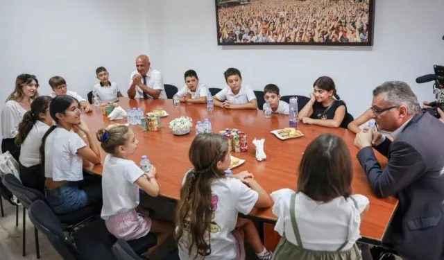 Erhürman, Dört İşlem Eğitim Merkezi öğrencilerini ağırladı: Umut doldum!