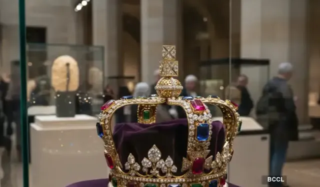 Louvre Müzesi soygunu: İmparatoriçe Eugenie'nin paha biçilmez tacı müzenin dışında kırık şekilde bulundu