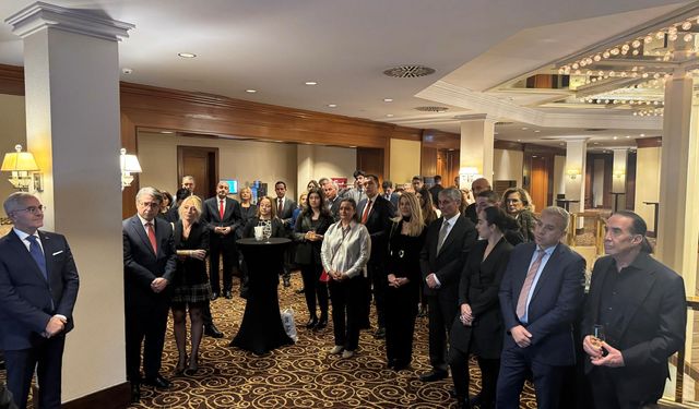 Kuzey Kıbrıs Türk Cumhuriyeti'nin 42. kuruluş yılı dolayısıyla İsviçre'nin Cenevre kentinde resepsiyon verildi.