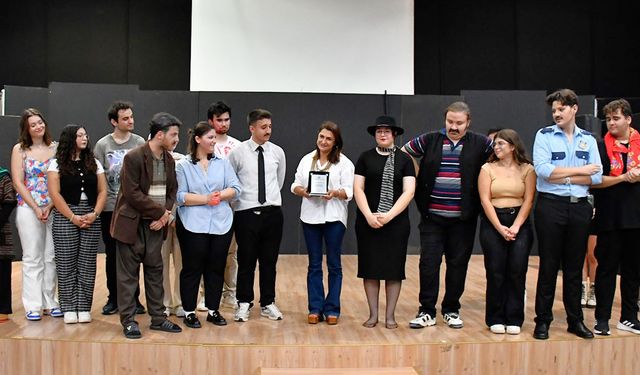 DAÜ Tiyatro Topluluğu Temaşa Gecesi-3’ü sahneledi