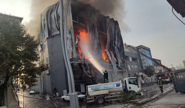 Kocaeli'de kozmetik fabrikasındaki yangına ilişkin 8 zanlı daha gözaltına alındı; gözaltı sayısı 11'e yükseldi