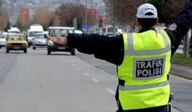 Trafik denetimlerinde 24 sürücünün alkollü araç kullandığını tespit edildi