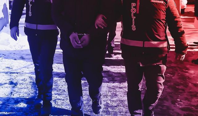 Turist vizesiyle gelip restoranda çalıştığı tespit edildi, tutuklandı