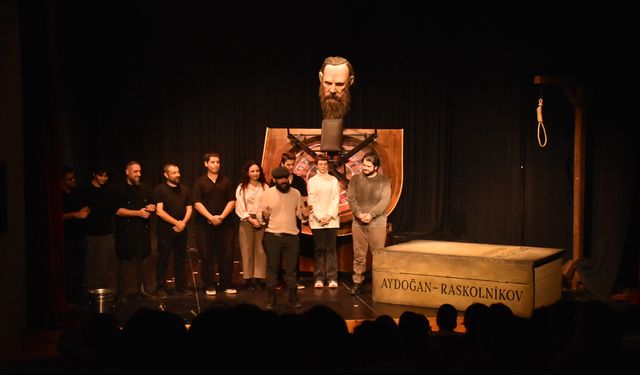 Girne Belediyesi Oda Tiyatrosu, yeni sezona “Raskolnikov” ile başladı