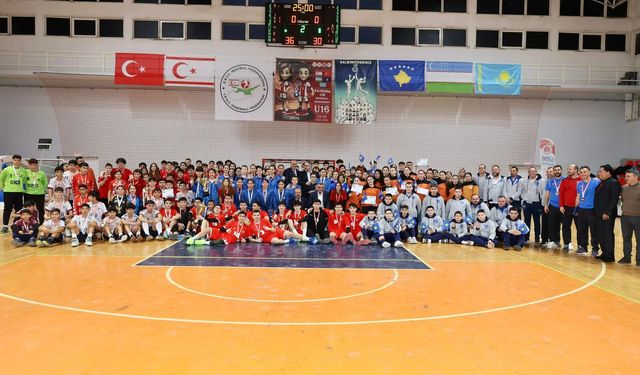 Cumhurbaşkanı Erhürman: “Çocuklarımızın ve gençlerimizin dünyayla buluşması ortak hedefimizdir”