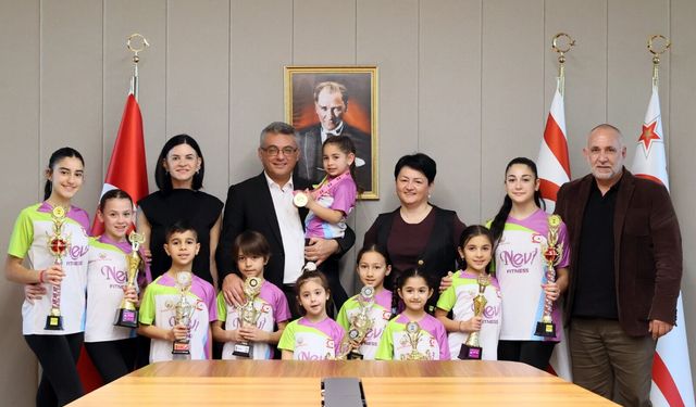 Cumhurbaşkanı Tufan Erhürman,  KKTC Halter ve Vücut Geliştirme Federasyonu ve Nev Çocuk Fitness sporcularını kabul etti