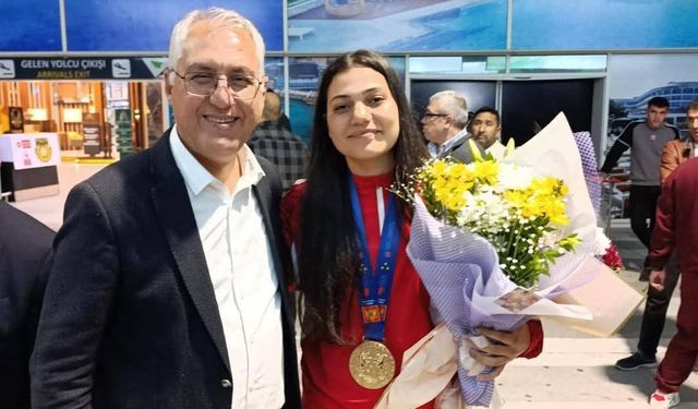 Milli sporcu Sedef Nergiz boksta Türkiye şampiyonu oldu