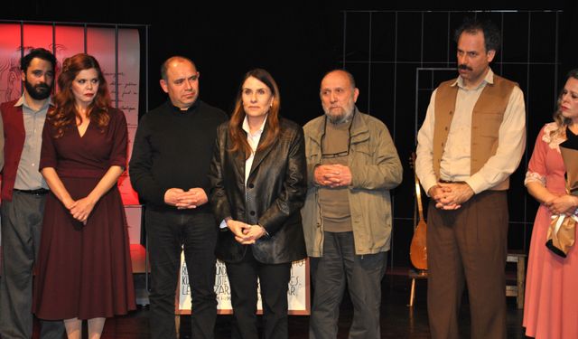 “Aşk İçinde Mahpushane” adlı tiyatro oyunu Evren Çavdır anısına sahnelendi