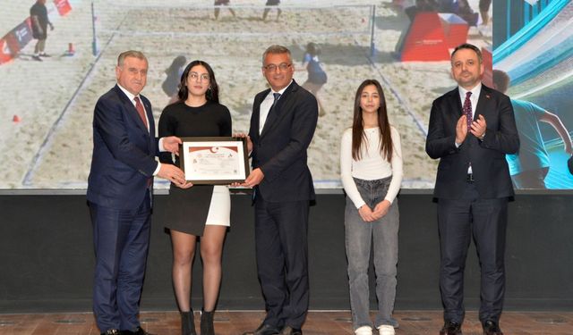 Erhürman: "Bireysel başarı hikayelerini toplumsal başarı hikayesine dönüştürmemizin zamanıdır"