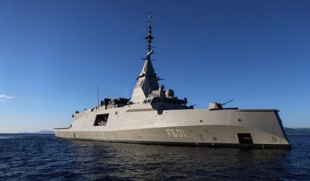 Yunanistan Güney Kıbrıs’a iki firkateyn ve iki F-16 gönderiyor