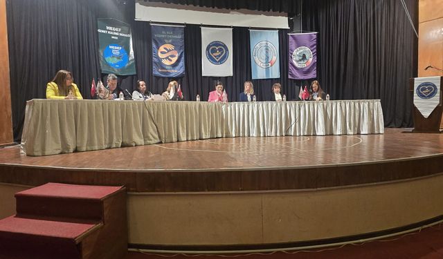 “İlklerin İzinde-Kendi Yolunu Açan Kadınlar” başlıklı panel düzenlendi