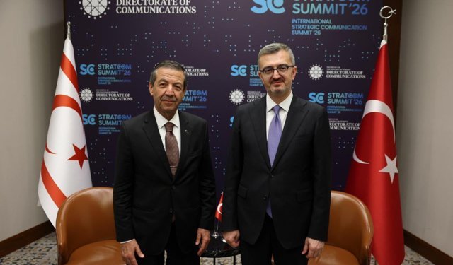 Türkiye İletişim Başkanı Duran, Dışişleri Bakanı Ertuğruloğlu ile bir araya geldi