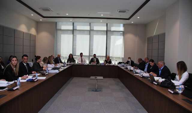 İdari, Kamu ve Sağlık İşleri Komitesi toplandı