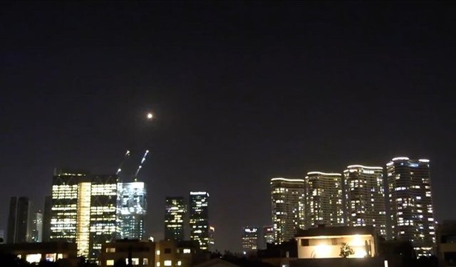 İran ordusu: ABD üsleri ve İsrail'in çeşitli kentlerini hedef alan yeni füze saldırı dalgası başladı