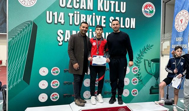 Mahmut, 200 metrede Türkiye ikincisi