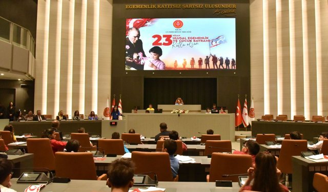 Genel Kurul koltuklarına bu kez çocuklar oturdu…