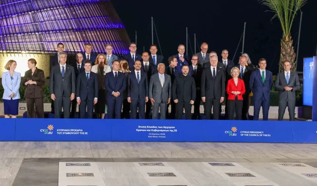 Güney Kıbrıs’ta dün başlayan AB Zirve Toplantısı sürüyor