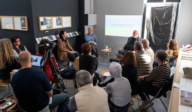 Voices konuşmalar serisi yeniden başladı, ilk konuk Mete Hatay oldu