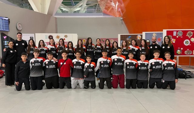 Badmintoncularımız Eskişehir’de