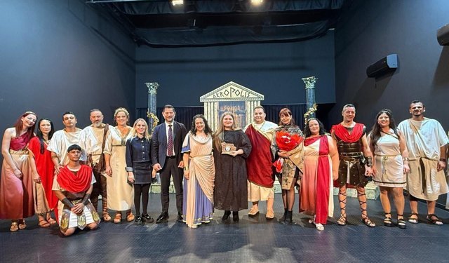 "Lisistrati" Çatalköy’de tiyatroseverlerle buluştu