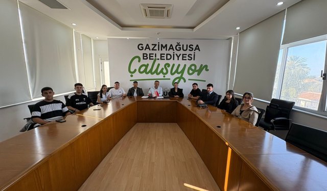 Gazimağusa’da gençler için iş birliği: Belediye ile Gençlik Meclisi arasında protokol imzalandı