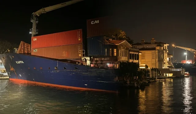 İstanbul Boğazı’nda gemi alarmı: “KAPPA” yalıya metreler kala karaya oturdu