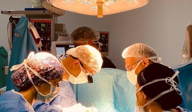 55 yaşındaki hastaya ikinci kez kalp nakli yapıldı…