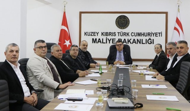 Maliye Bakanı Berova, Kıbrıs Türk İşverenler Sendikası ile Asgari Ücret Komisyonu üyelerini kabul etti