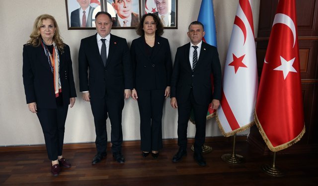 Öztürkler, KKTC Bakü Temsilciliği’ni ziyaret etti