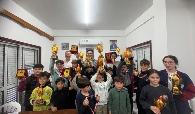Satrançta Genç Yetenekler Öne Çıktı