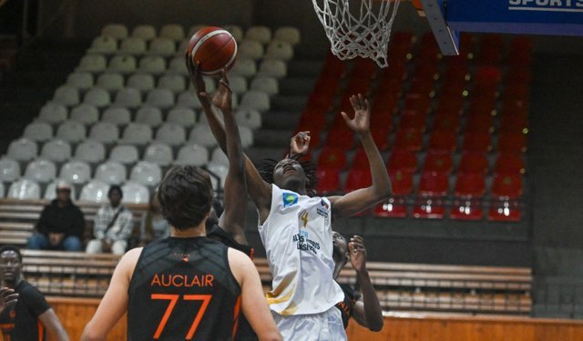 Soyer Altınbaş’tan Farklı Galibiyet  89-48