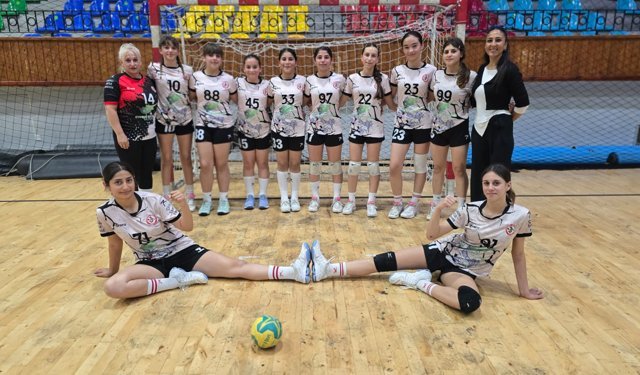 U14 Kızlarda Esentepe Fırtınası