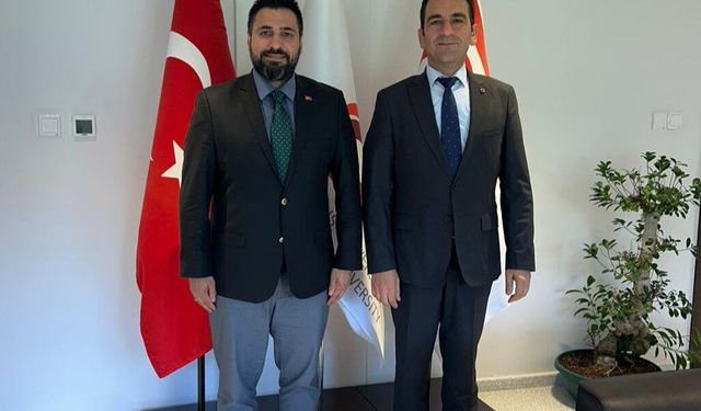 TC Lefkoşa Büyükelçiliği İletişim Müşaviri Şehitoğlu mezunu olduğu UKÜ'yü ziyaret etti