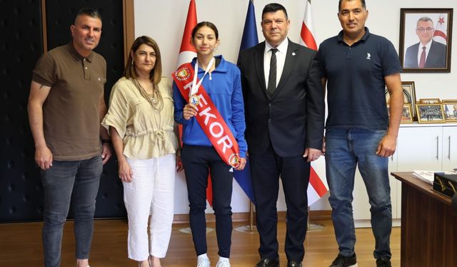 Milli atlet Ada Kafa, DAÜ Rektörü Kılıç’ı ziyaret etti