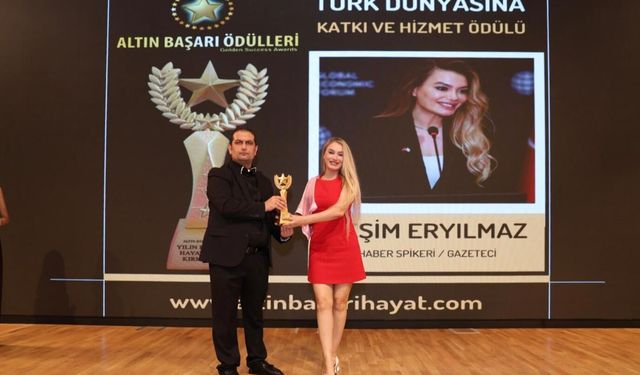 Sunucu Yeşim Eryılmaz'a Türk Dünyasına Katkı ve Hizmet Ödülü