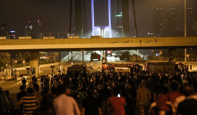 15 Temmuz mesajları: "Dünyaya demokrasi dersi verildi"