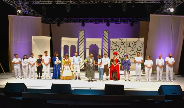 "22. Kıbrıs Tiyatro Festivali", Huysuz oyunu ile final yaptı