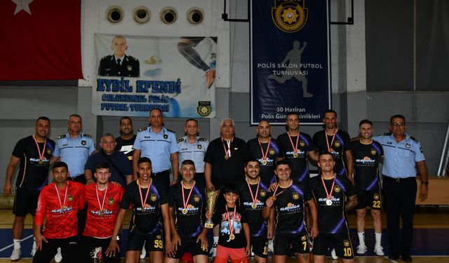 4’üncü Eybil Efendi Polis Salon Futbol Turnuvası’nın şampiyonu Girne Polis Müdürlüğü takımı oldu