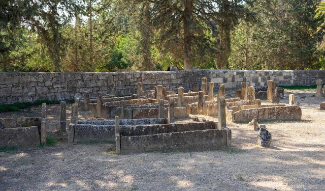 Tarihi Türk mezarlıkları ve şehitliklerin korunmasına yönelik çalışmalar sürüyor