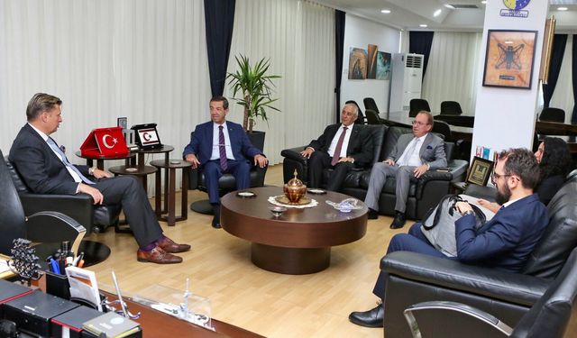 Dışişleri Bakanı Ertuğruloğlu, Alman Milletvekili Krah’ı kabul etti