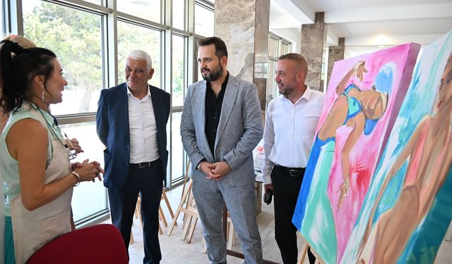Uluslararası Güzelyurt Sanat Buluşması'nda sanatçılar eserleri üzerinde çalışıyor